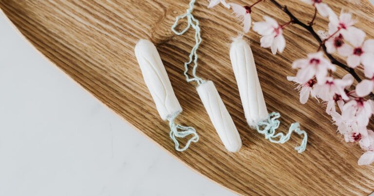 Tampons au CBD : Nouvelle Ère pour la Douleur Menstruelle ?